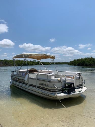 1997 Sylvan Deck Boat