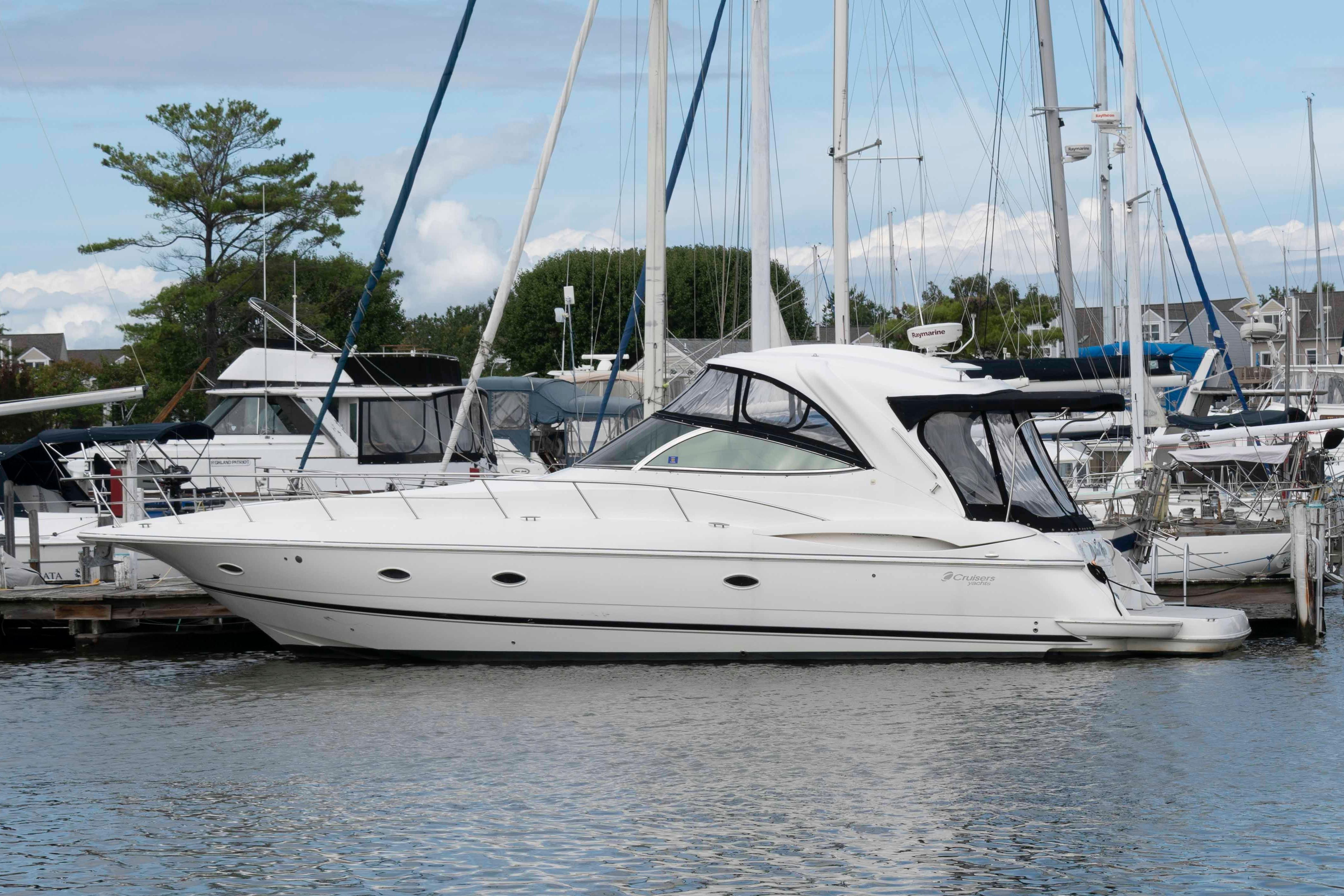 2007 Cruisers Yachts 460 Express