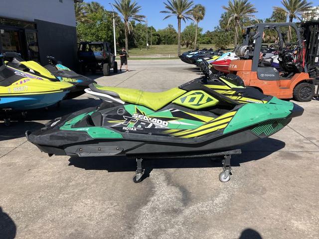2019 Sea-Doo Spark Trixx 3-Up Rotax 900 H.O. ACE IBR & Soun