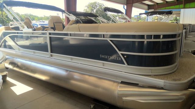 2025 Godfrey Marine Sweetwater 2286 QS 27" Impact Center Tube Package