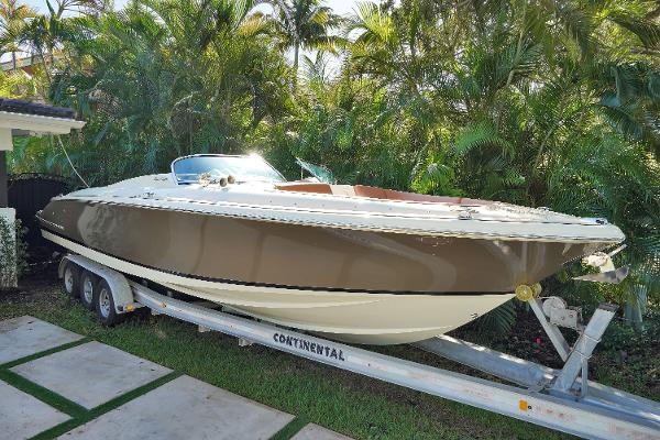 2014 Chris-Craft Launch 32