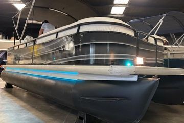 2002 AquaPatio AP 220 R