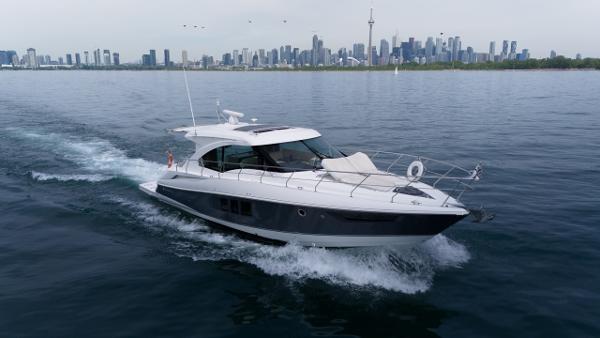 2017 Cruisers Yachts 45 Cantius
