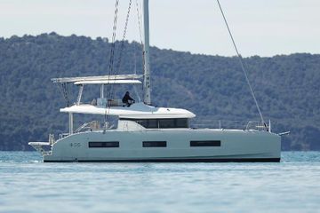 2023 Lagoon 55