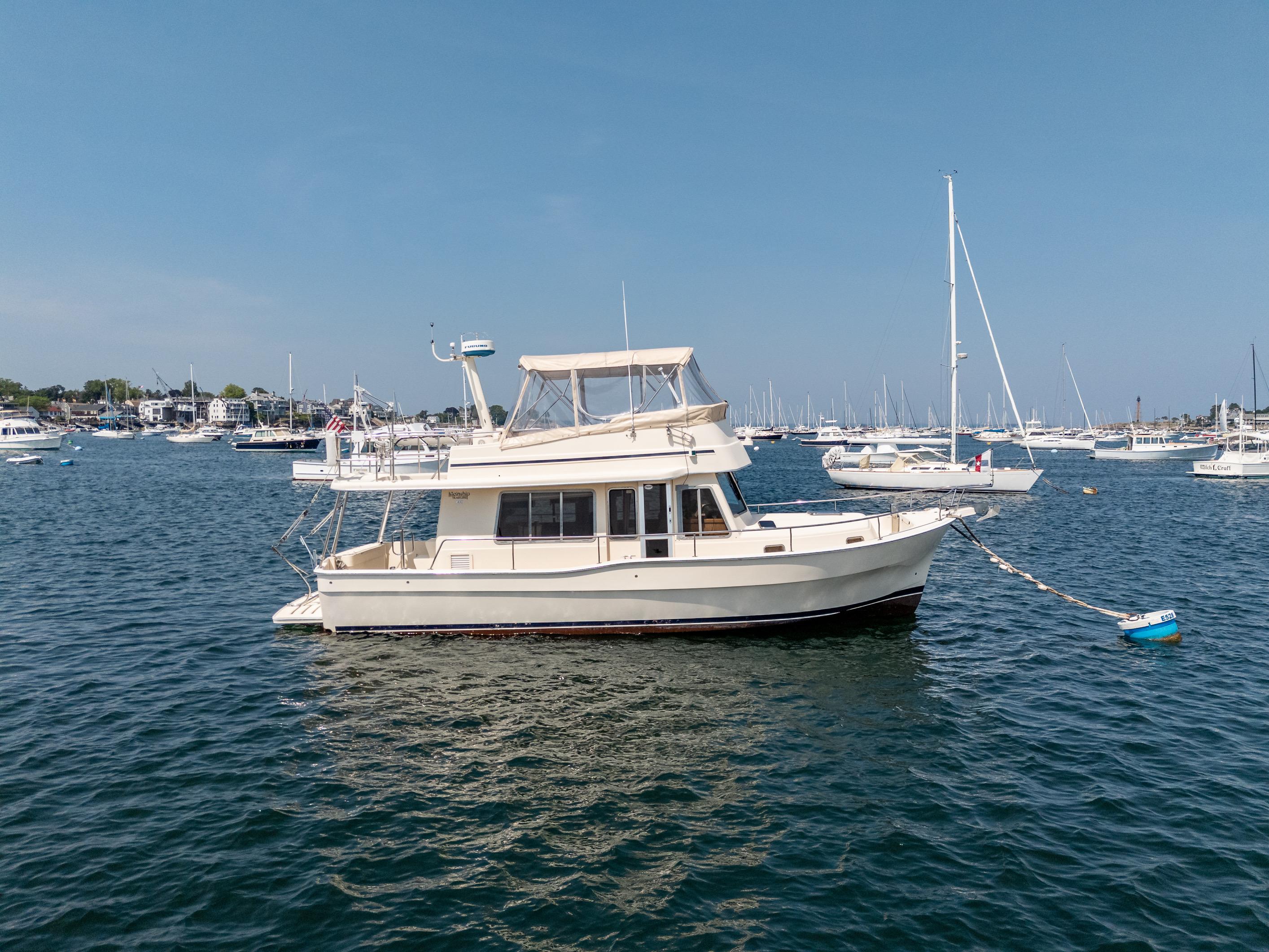 2005 Mainship 400 Trawler