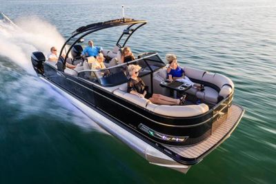 Avalon Catalina Platinum Quad Lounger Winshield Boat