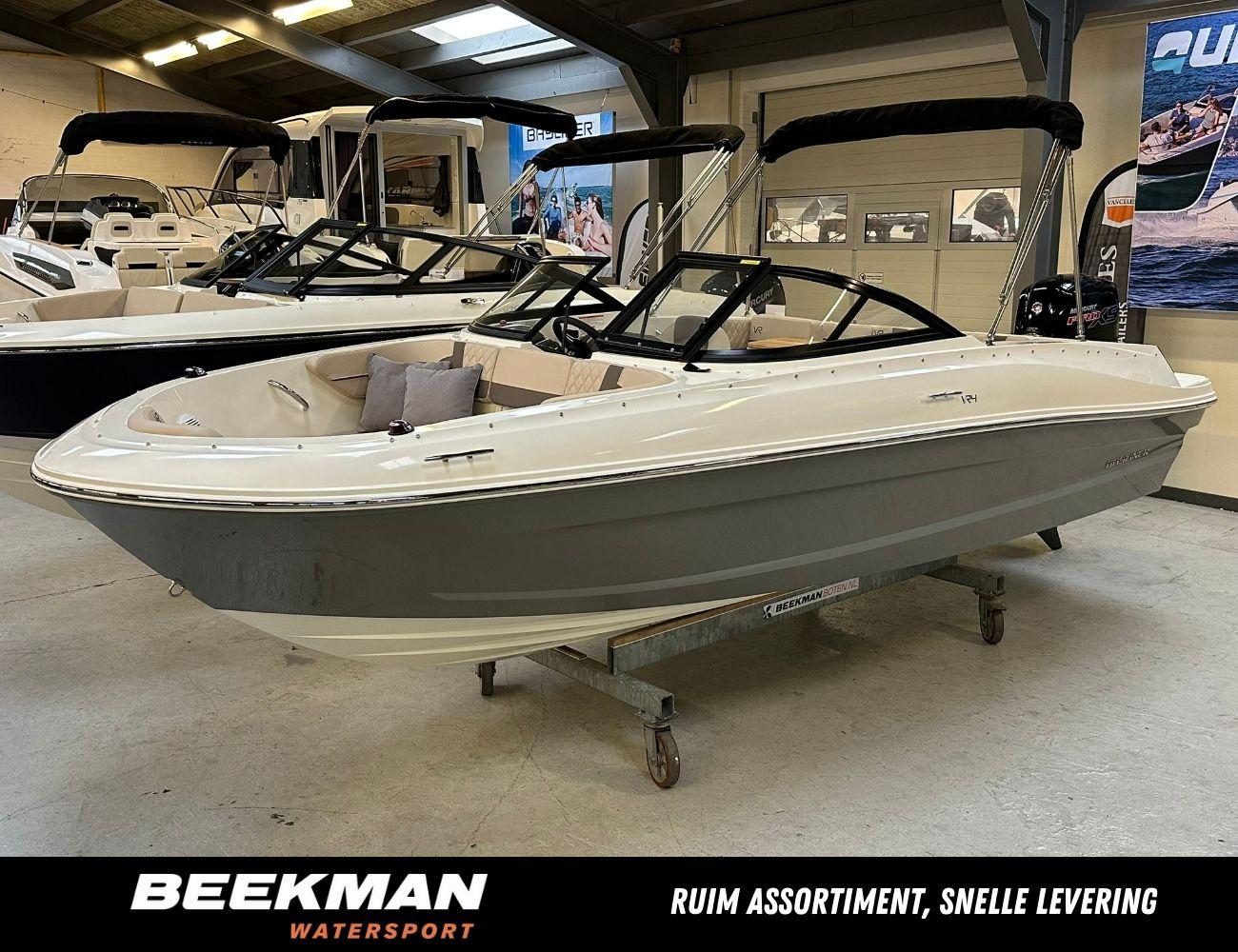 2025 Bayliner VR4 Bowrider OB