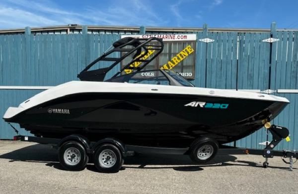 2025 Yamaha Boats AR220