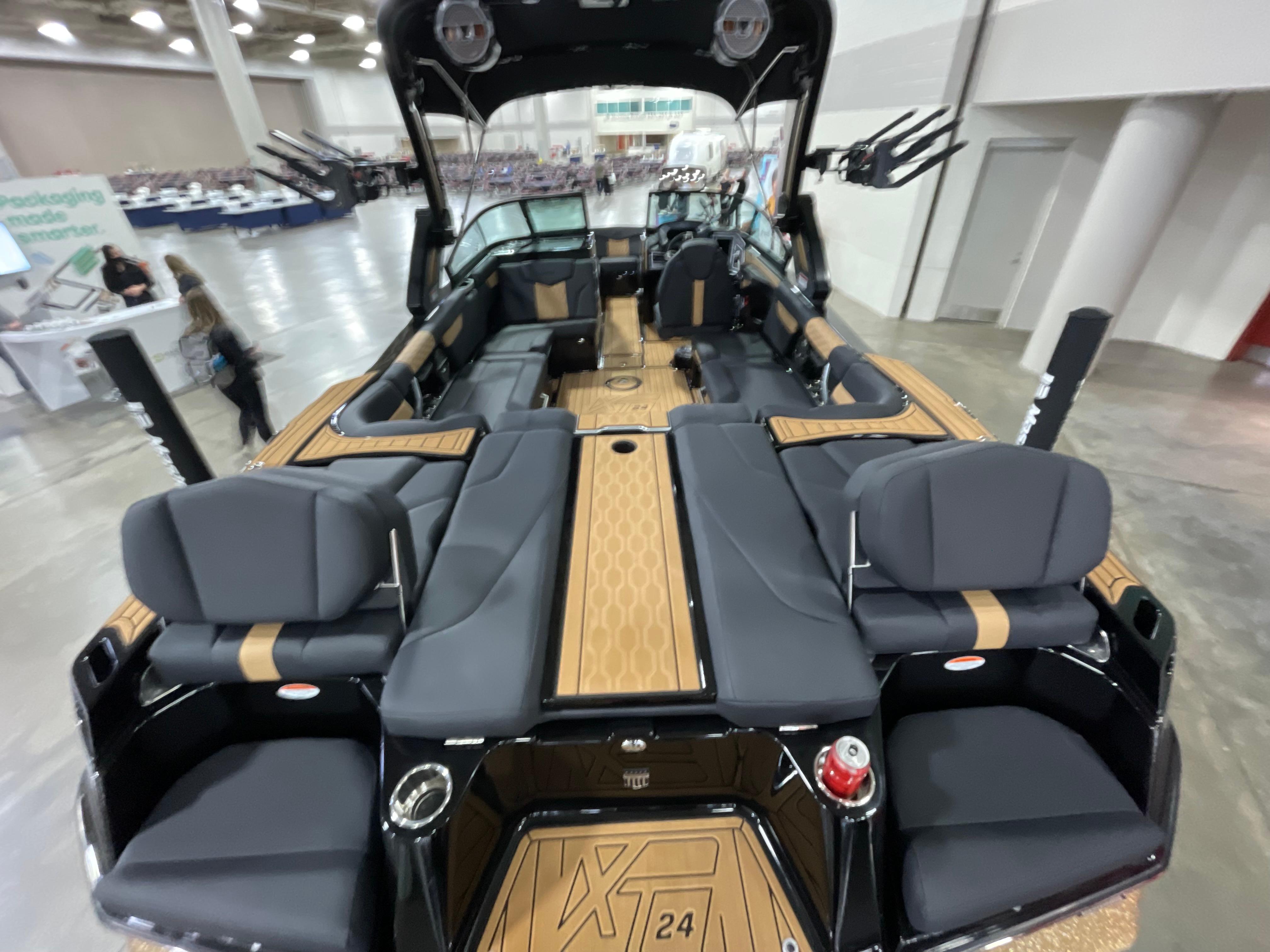 2022 MasterCraft XT24