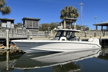 2025 Boston Whaler 330 Outrage