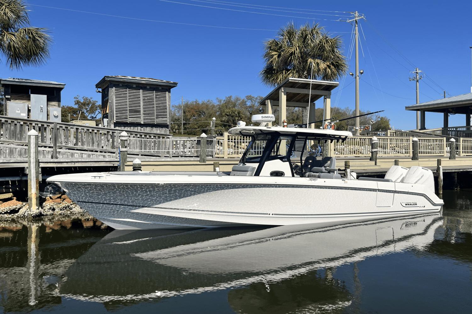 2025 Boston Whaler 330 Outrage