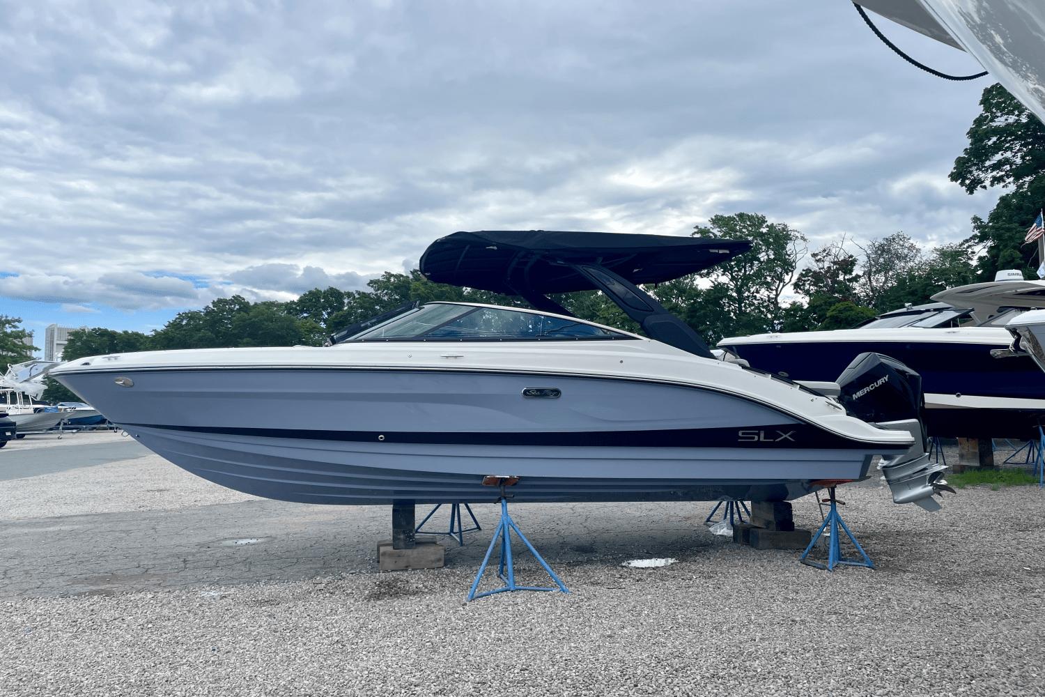 Sea Ray SLX 260 Outboard