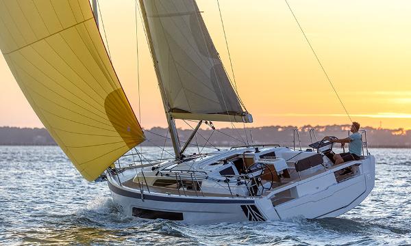2025 Dufour 37