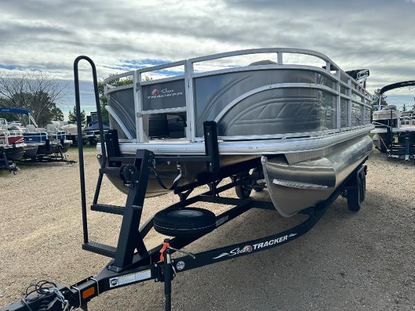 2024 Sun Tracker Fishin' Barge 20 DLX