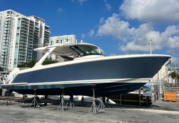 2023 Tiara Yachts 38 LS