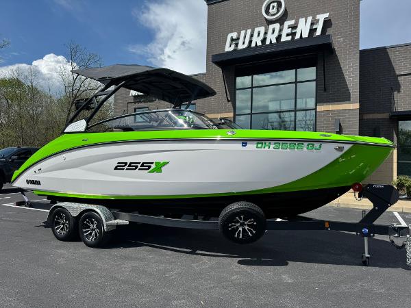 2022 Yamaha Boats 255XD