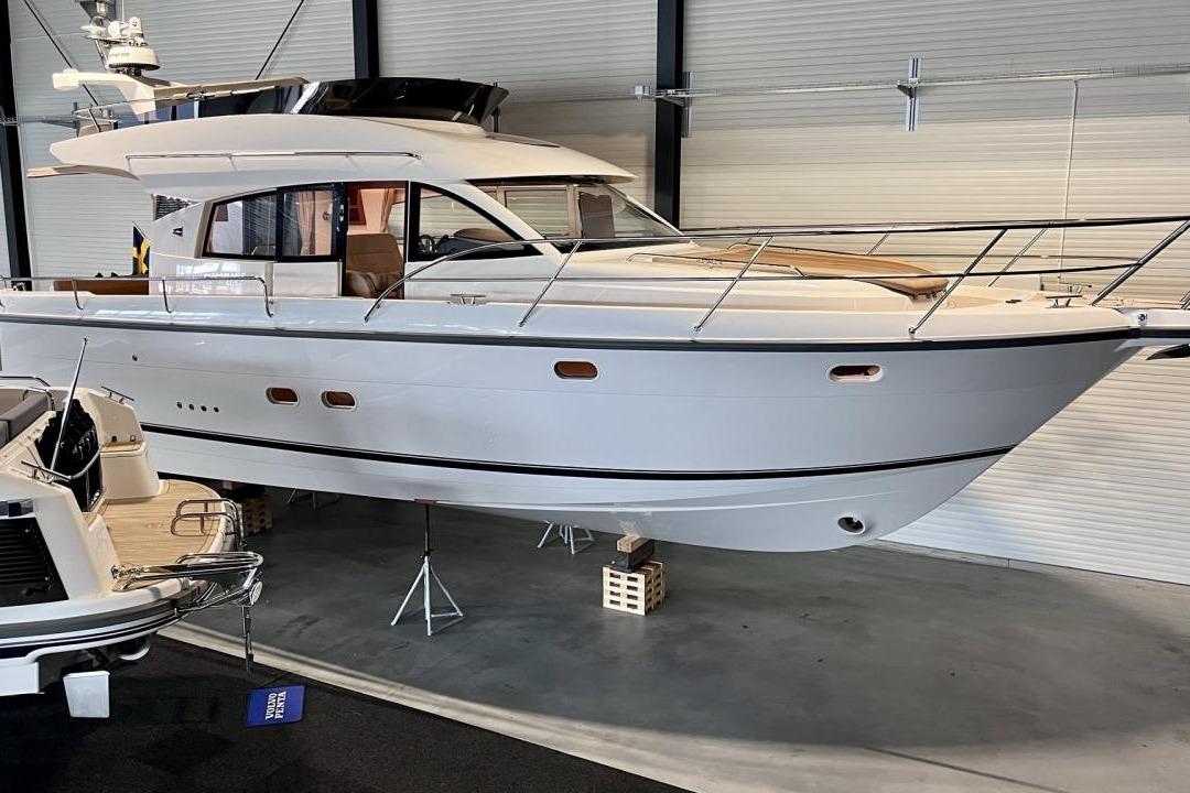 2023 Nimbus 405 Flybridge