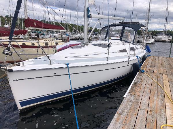 2004 Hunter 33