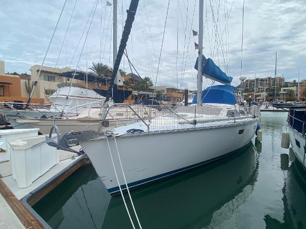 Hunter Passage 42