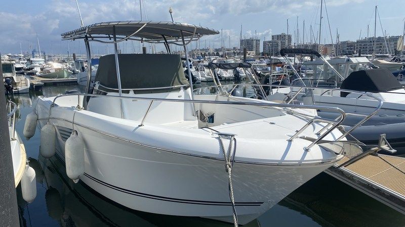 2016 Jeanneau Cap Camarat 8.5 CC
