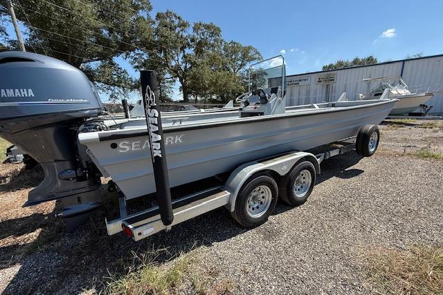 2025 SeaArk 2472 Workhorse