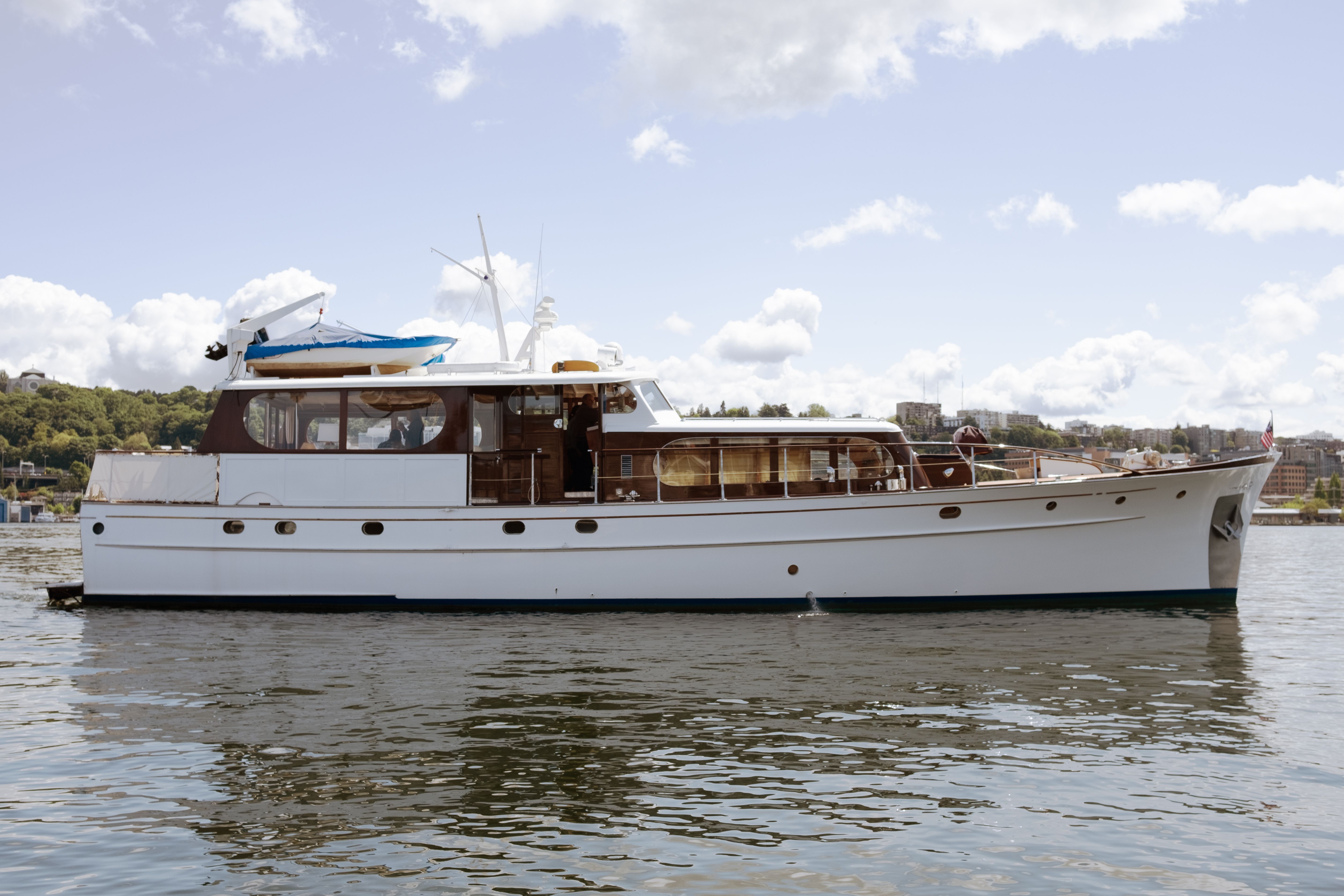 1954 Grebe Bridgedeck Cruiser
