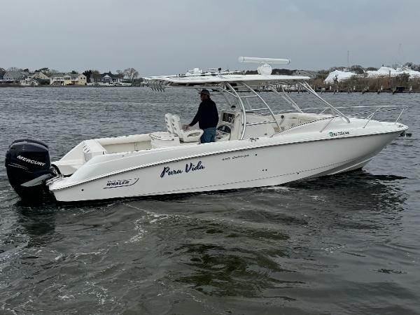 2007 Boston Whaler 320 Outrage Cuddy Cabin