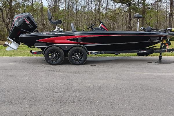 2025 Triton 20XP Patriot