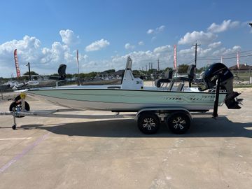 2026 Xpress H22B Bay