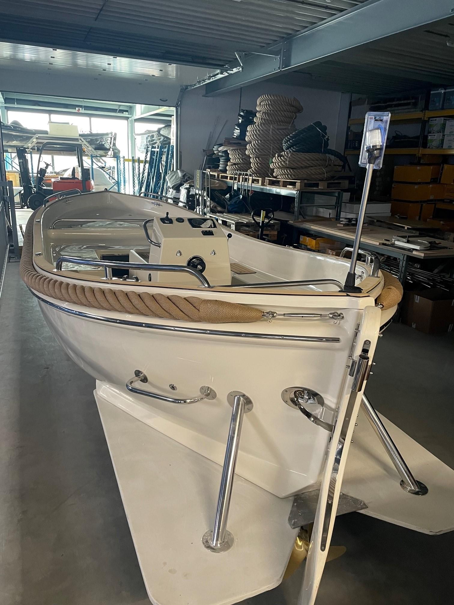 2025 Seafury 650C