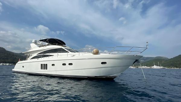 2007 Princess 67 Flybridge