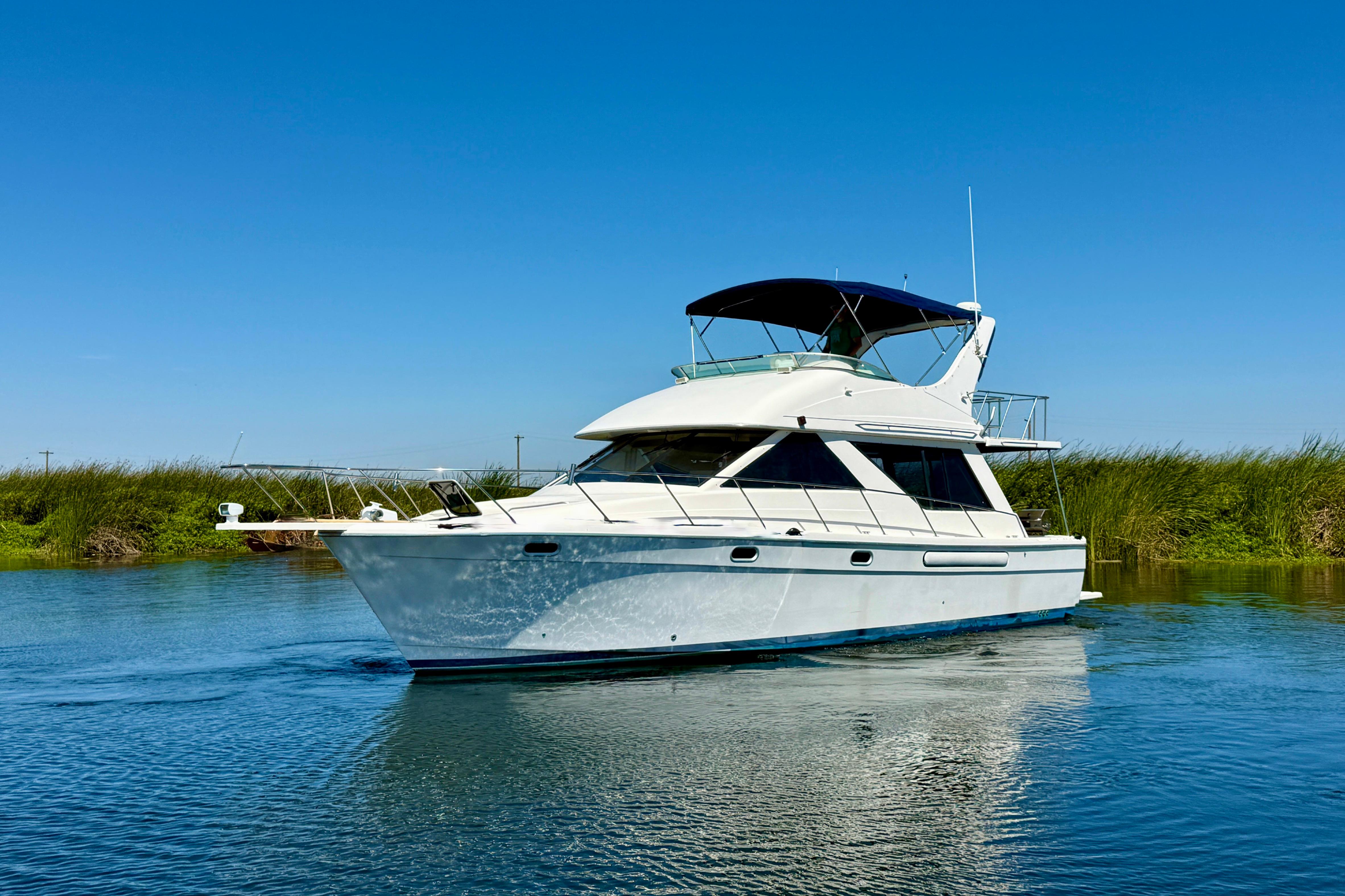 1998 Bayliner 3988 Command Bridge Motoryacht