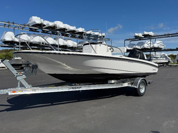 2007 Boston Whaler 200 Dauntless