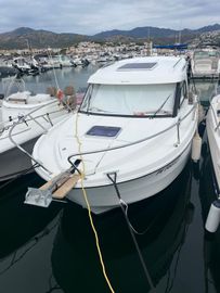 2017 Beneteau Antares 8