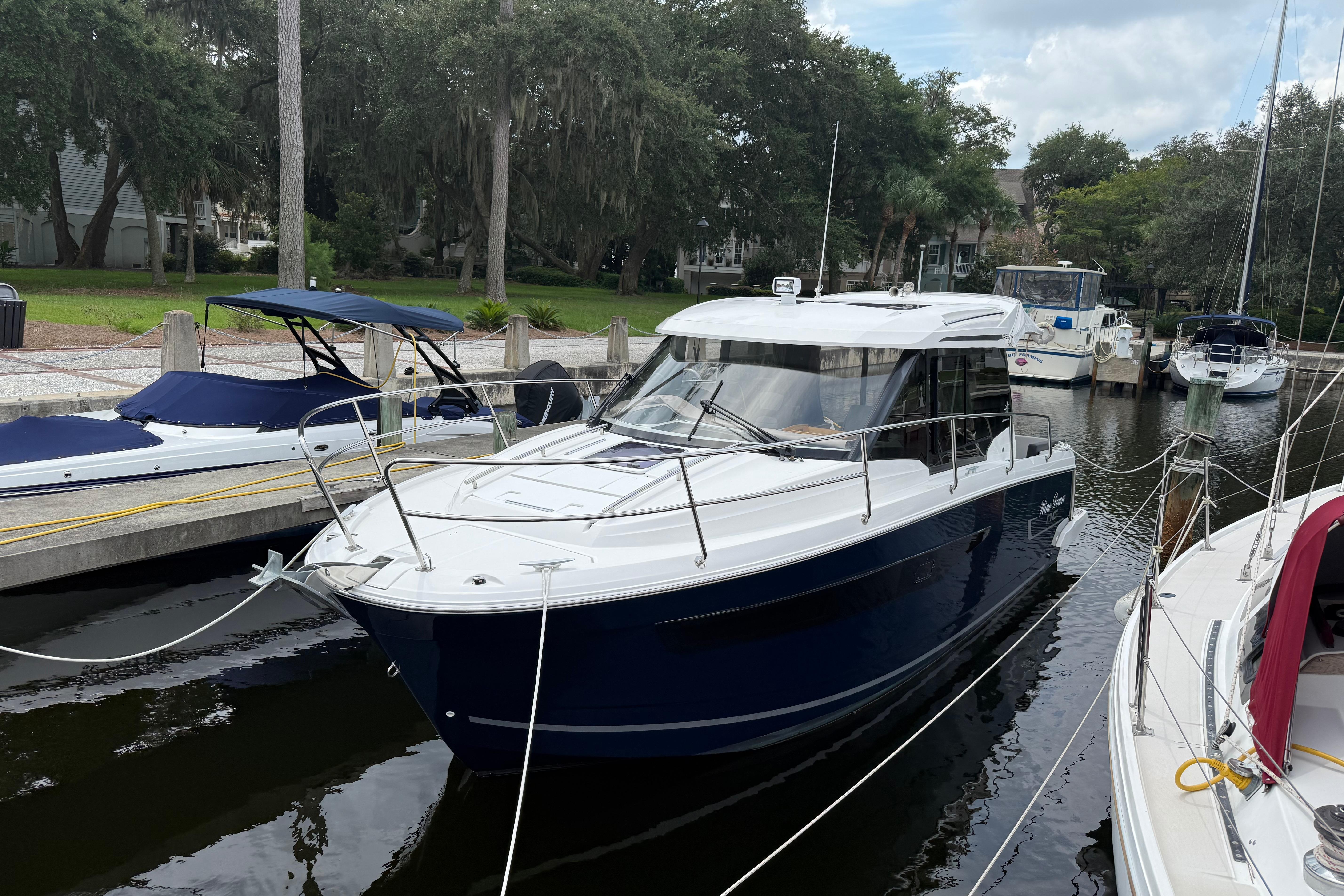 2020 Jeanneau NC 895