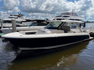 Tiara Yachts 38 LS 2023 TIARA YACHTS 38 LS - Image 1