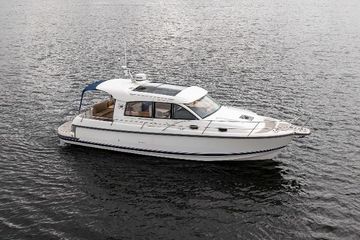 2017 Nimbus 365 Coupe