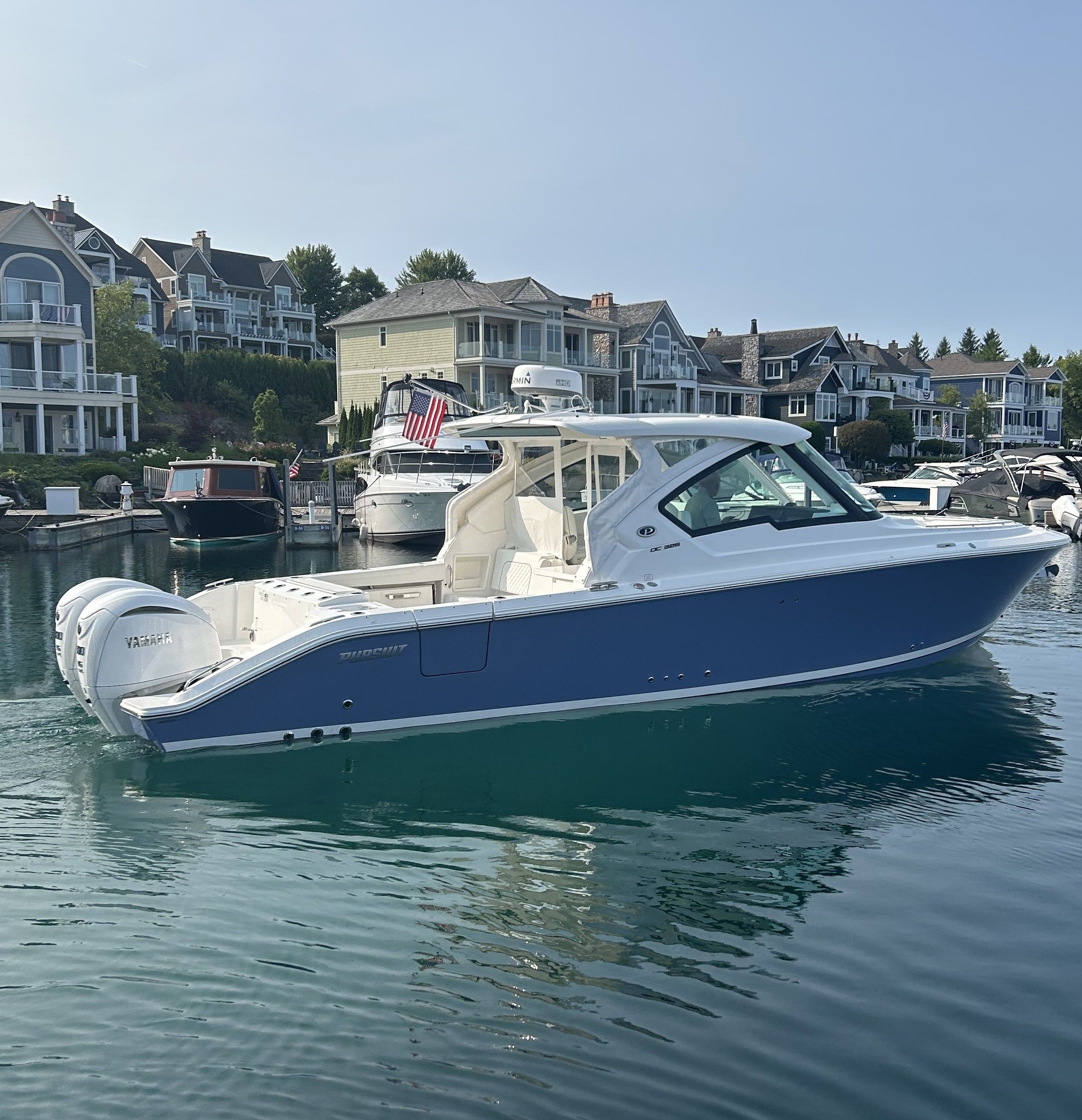 Pursuit DC 326 Dual Console