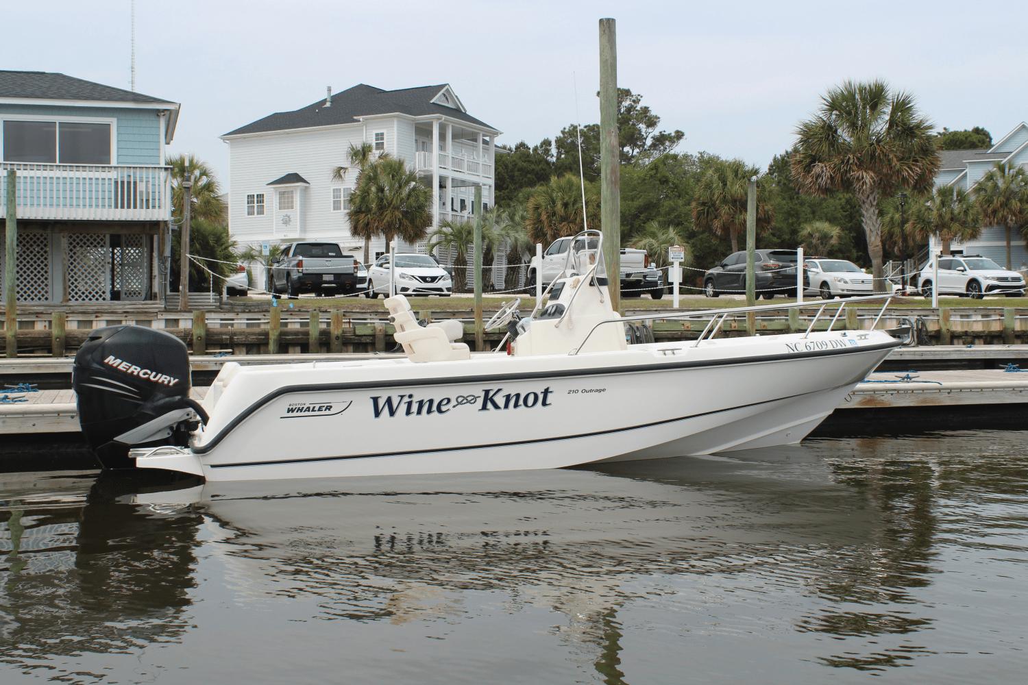 2007 Boston Whaler 210 Outrage