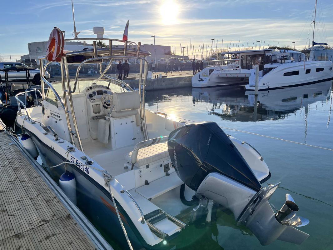 2001 Ultramar Shaft 730 Fish
