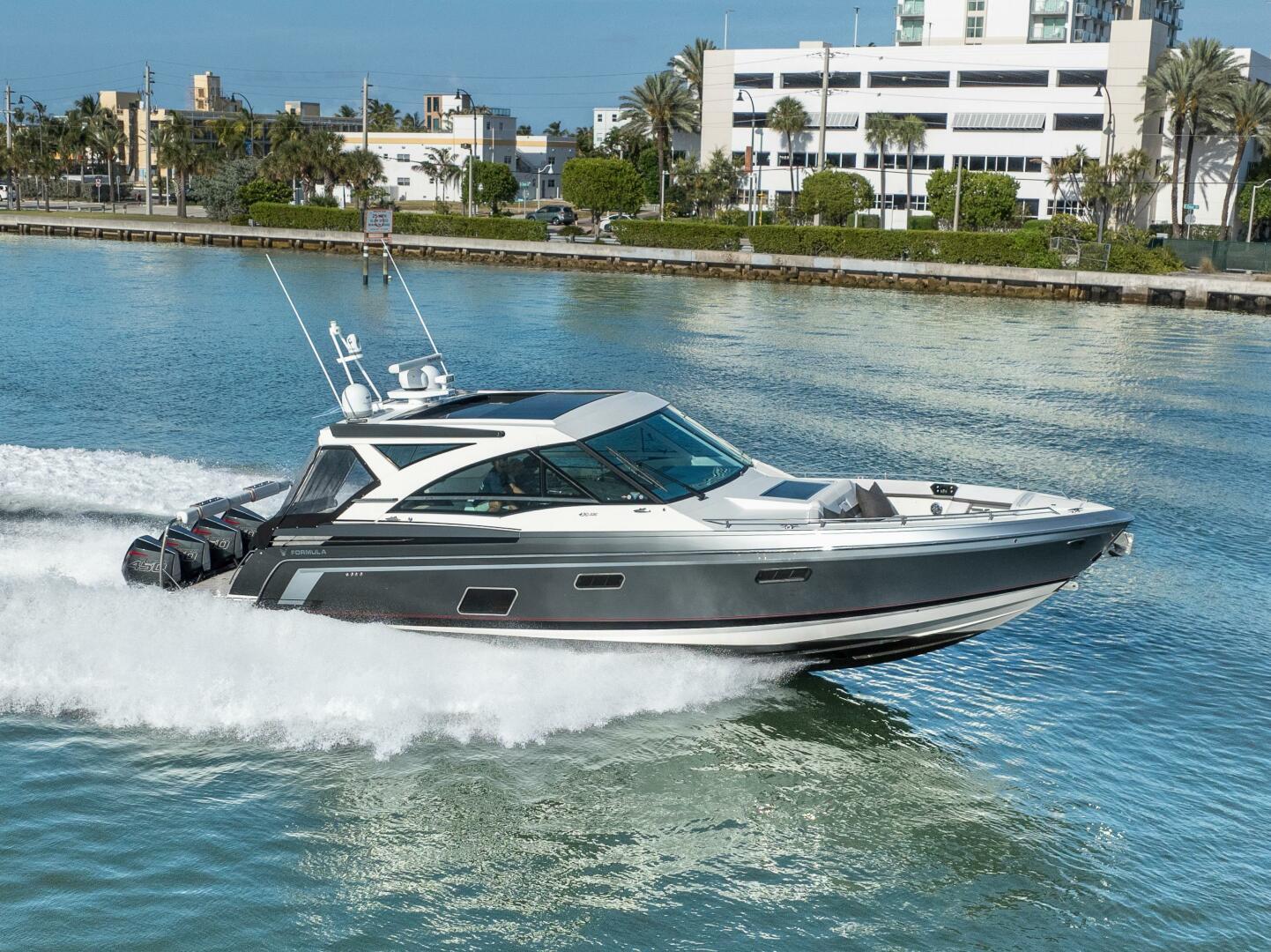 Formula 430 Super Sport Crossover 2020 Formula 430 Super Sport Crossover - Image 1