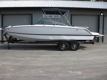 2025 Four Winns FV H4 I/O W/350HP VOLVO PENTA ENGINE