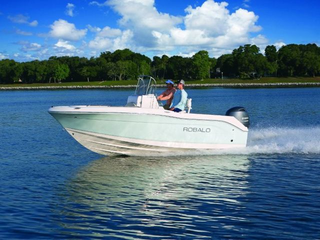 2017 Robalo R180 Center Console