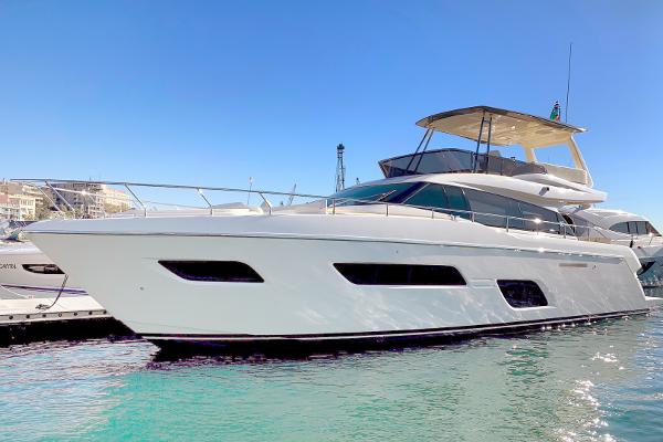 2020 Ferretti Yachts 550