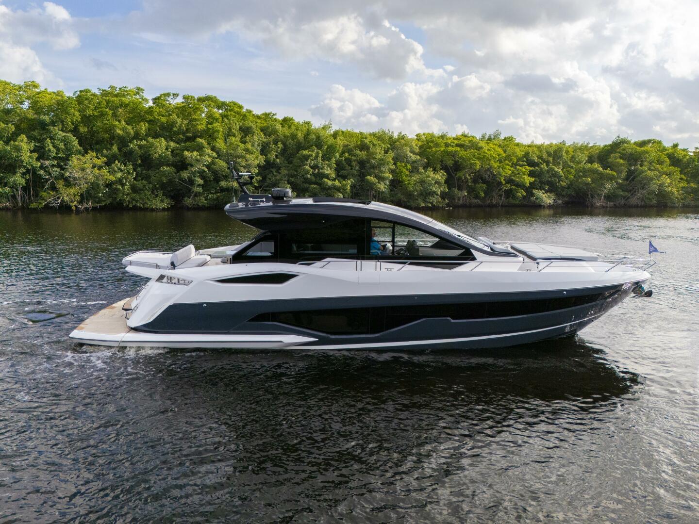 Sunseeker Predator 55 2025 Sunseeker Predator 55 - Image 1
