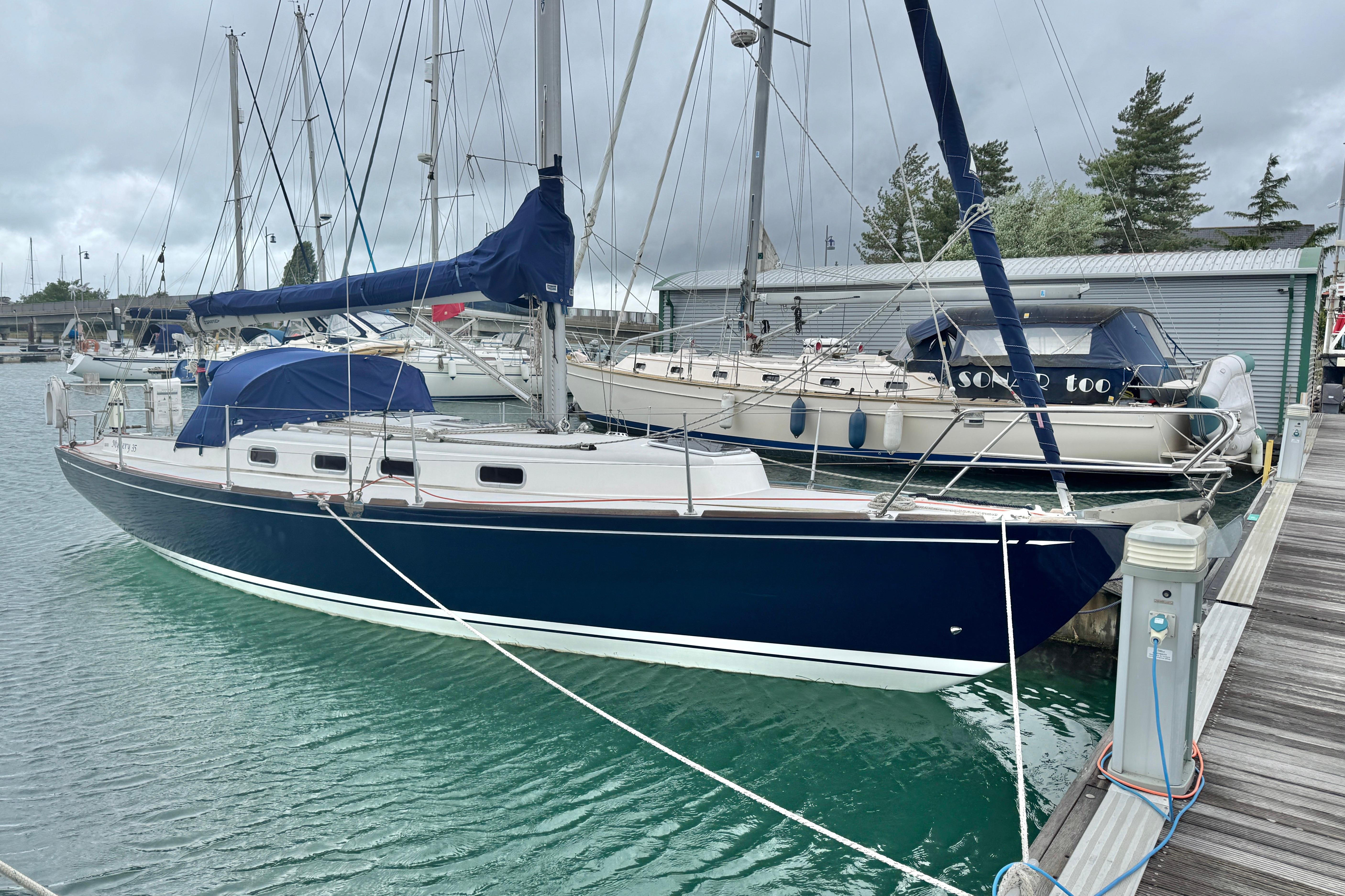 2006 Mystery 35