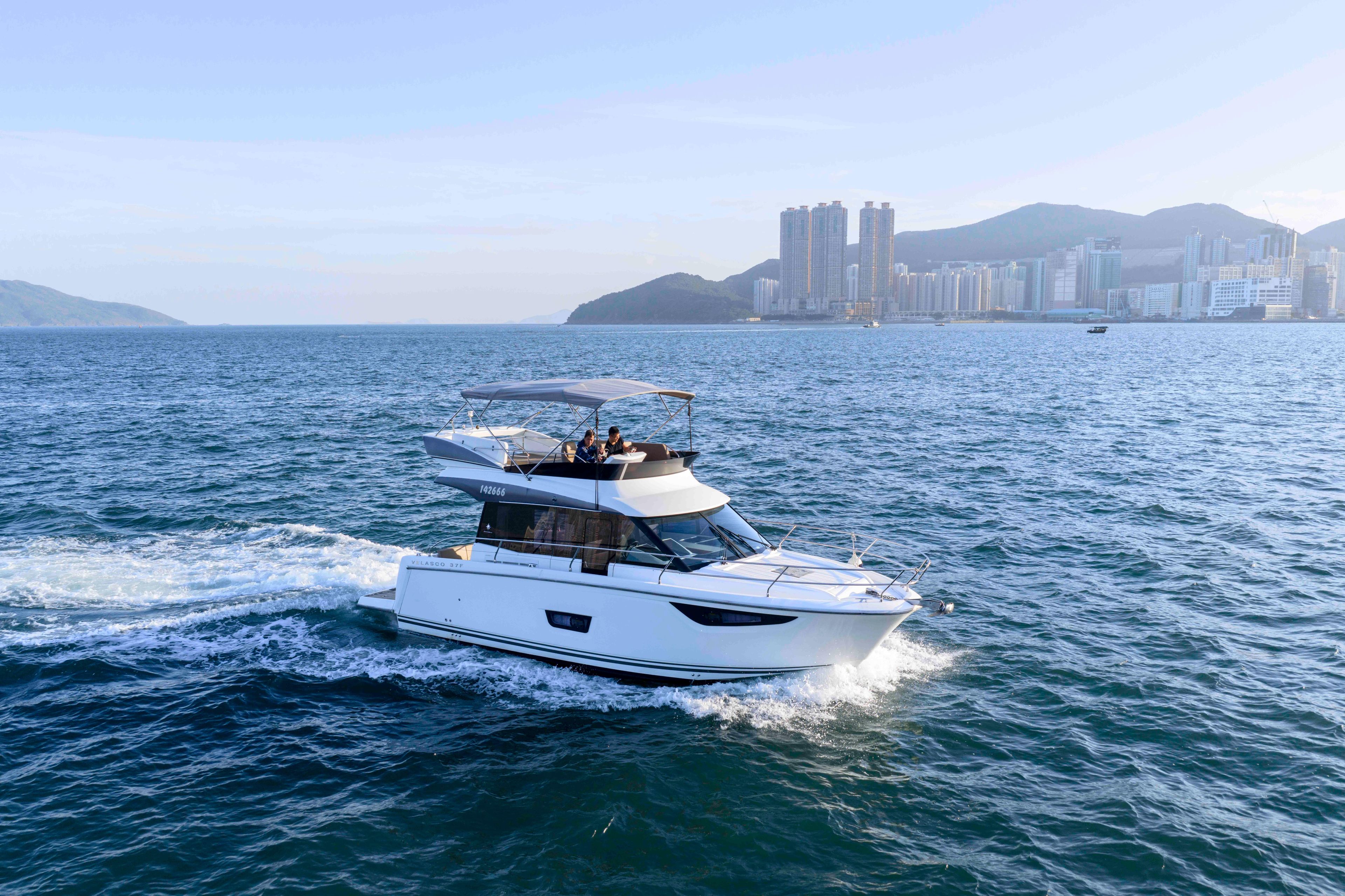 2017 Jeanneau Velasco 37F