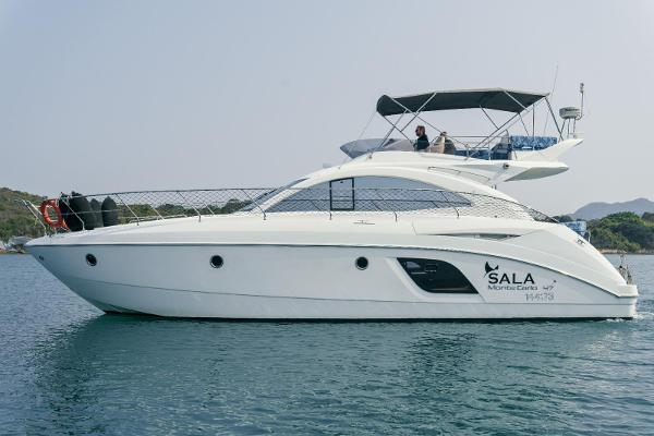 2011 Beneteau Monte Carlo 47 Fly
