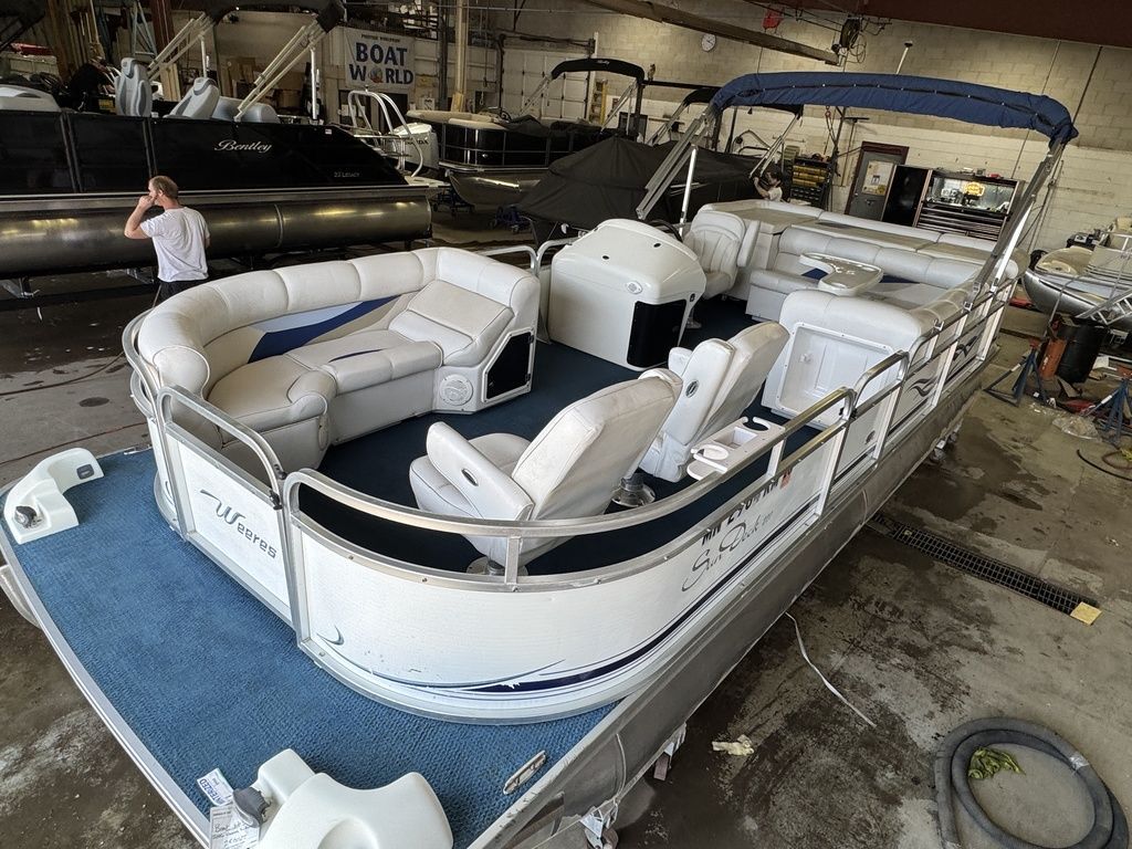 2006 Weeres Sundeck 220 Pontoon