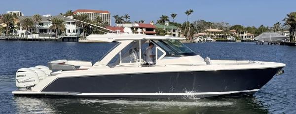 2018 Tiara Sport 38 LS